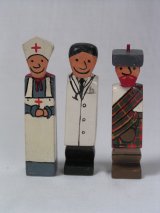 画像: スコットランド　ネス湖　木彫り人形